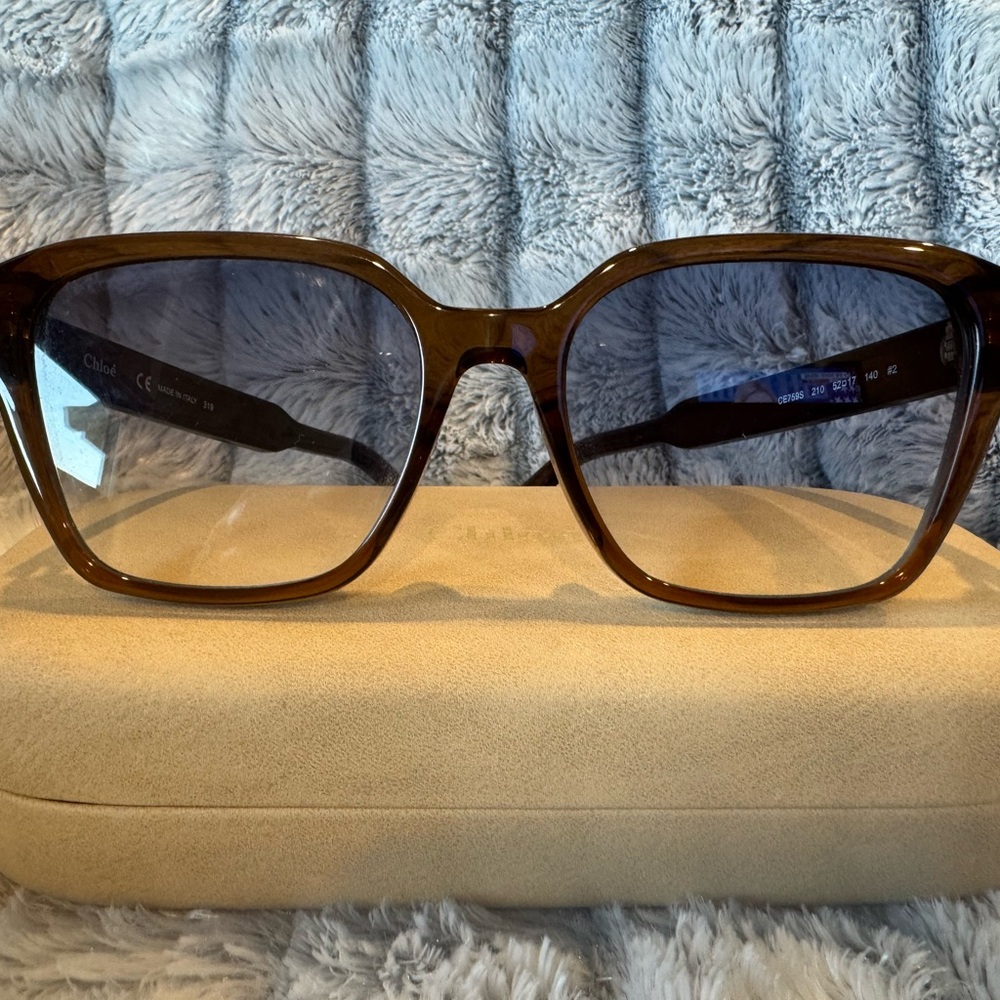 Chloe Brown sunglasses w/ Chloe case - Picture 2 of 7